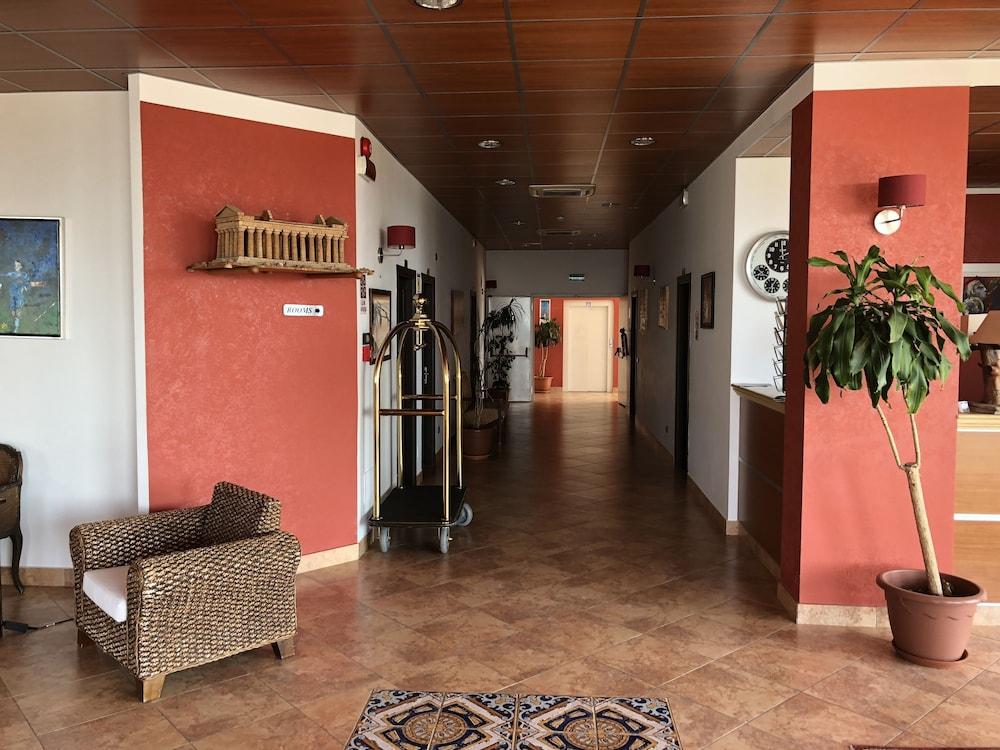 Residence Hotel Antica Perla Сан Леоне Екстериор снимка