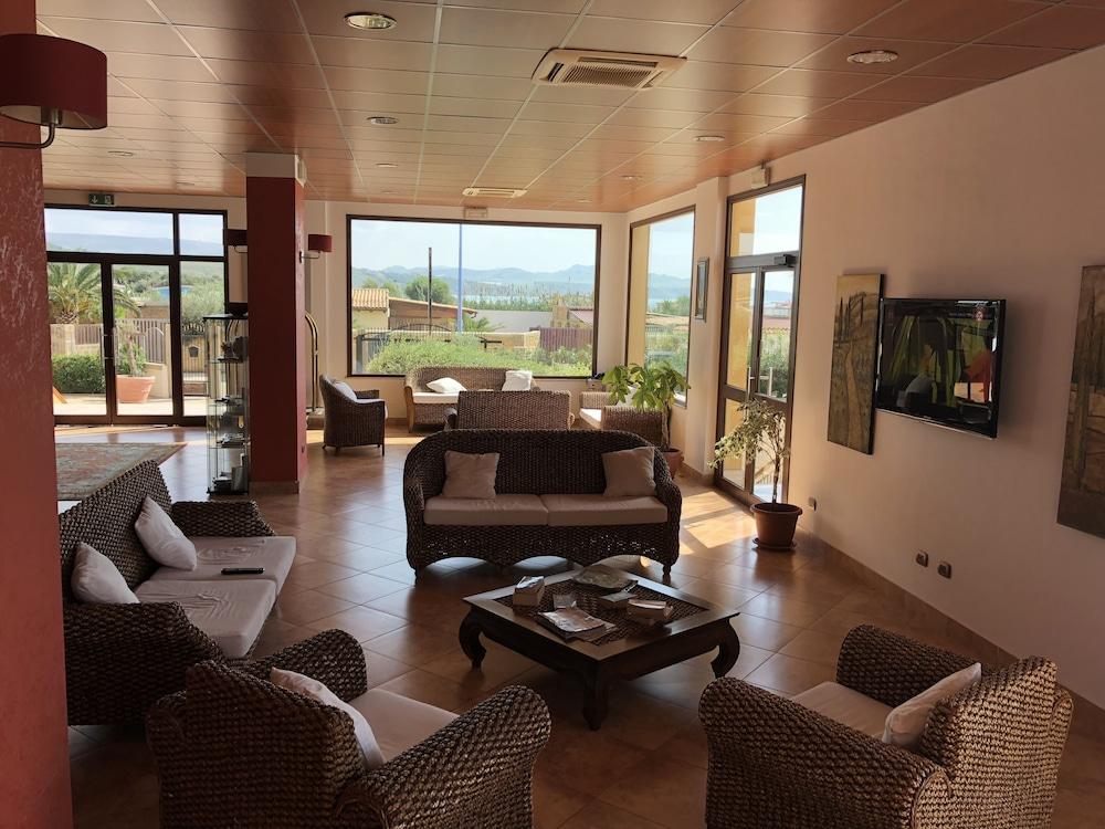 Residence Hotel Antica Perla Сан Леоне Екстериор снимка