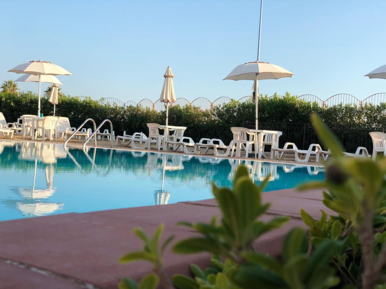Residence Hotel Antica Perla Сан Леоне Екстериор снимка
